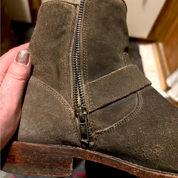 ‘Frye Veronica Strappy Triple Buckle Rustic Distressed Short Suede Boots Size 9’ - Picture 3 of 16